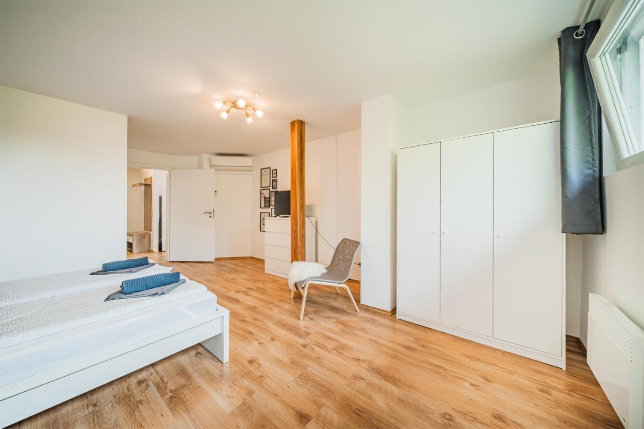 Panorama-Apartments In Unmittelbarer See-Nahe Schiefling am See Bagian luar foto